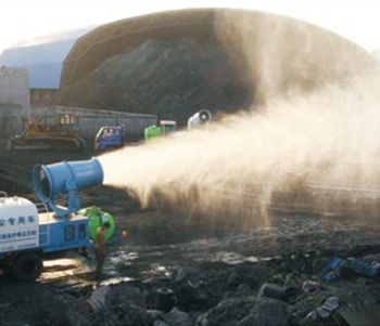 噴霧機(jī)對(duì)堆料進(jìn)行降塵 噴霧機(jī)對(duì)堆料進(jìn)行降塵